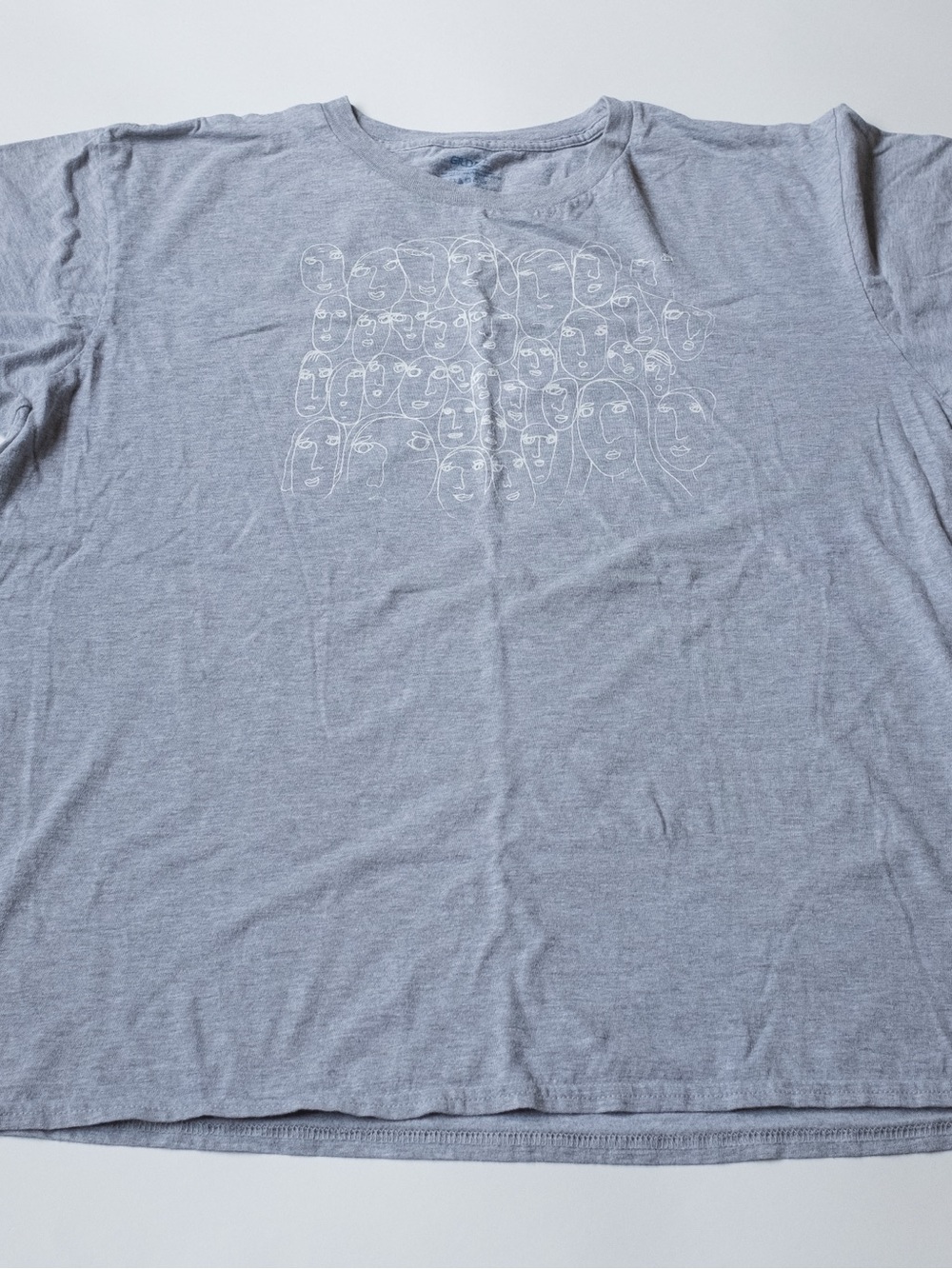 Gildan Light Gray Crew Neck T-Shirt with White Line Art Graphic